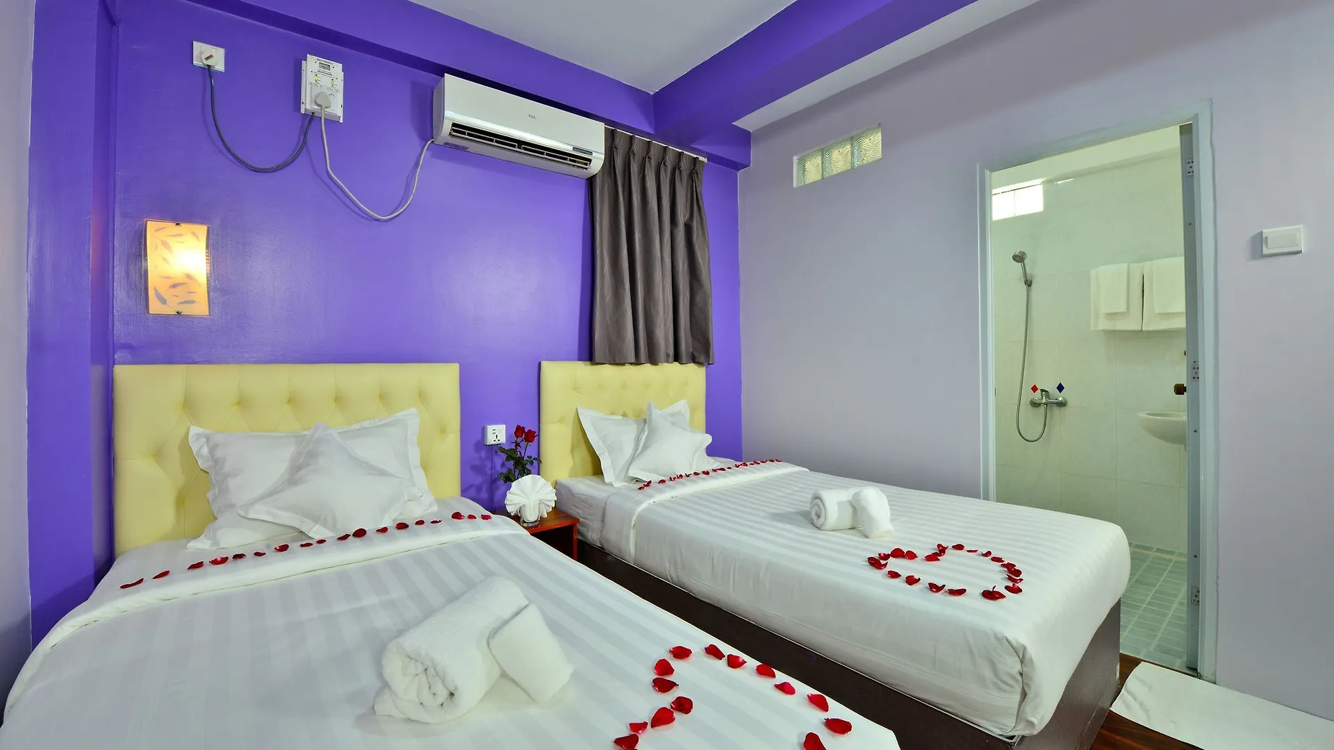 Okkala Hotel Yangon 2*,